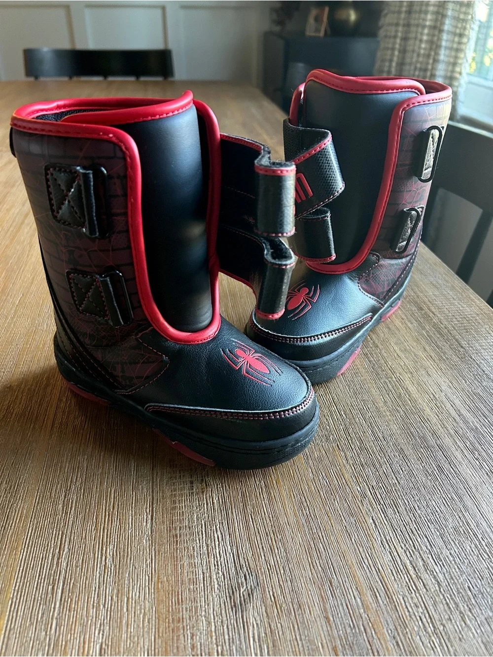 Marvel Spider-Man Light Up Winter Snow Boots, EUC